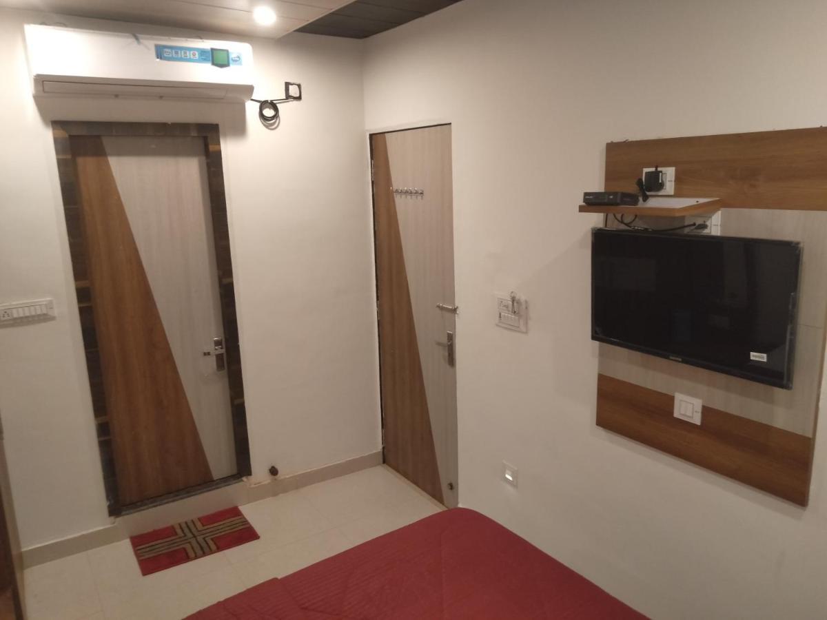 Rudraksha Guest House Варанаси Екстериор снимка