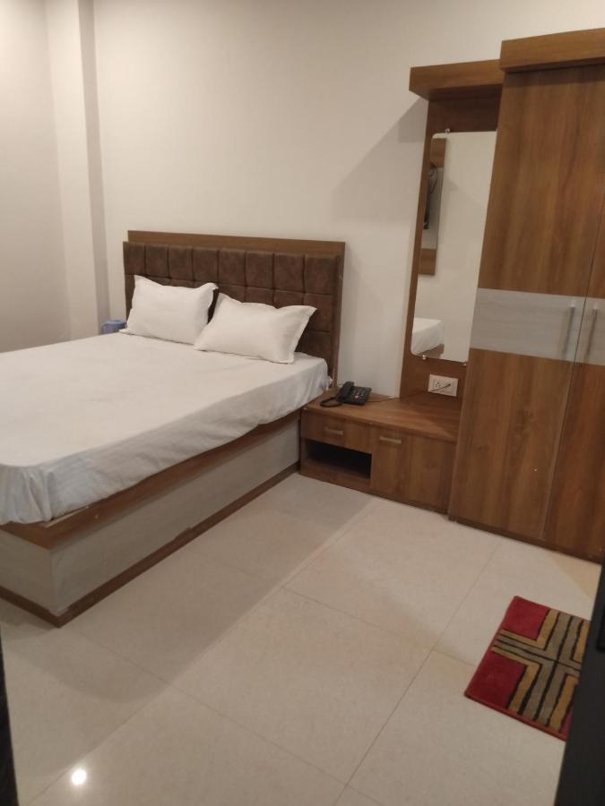 Rudraksha Guest House Варанаси Екстериор снимка